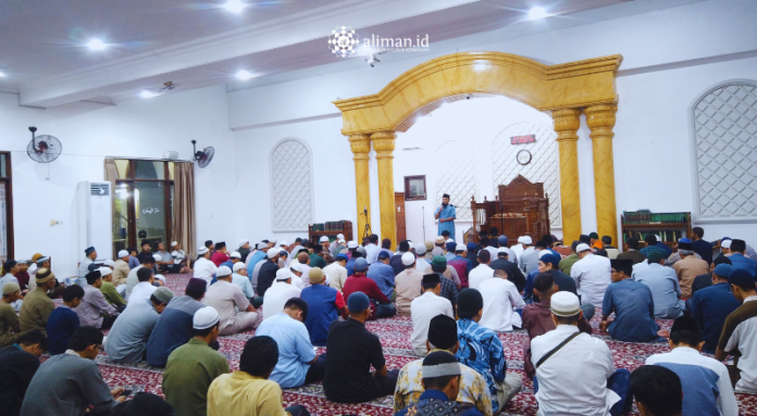 Adab dalam Bermajelis: